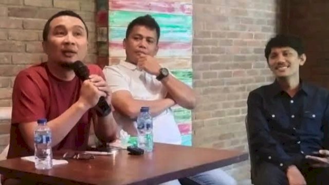 Direktur Utama PSM Makassar, Sadikin Aksa saat memaparkan kondisi finansial timnya kepada awak media, Rabu (20/12/2023). (Foto: Istimewa)