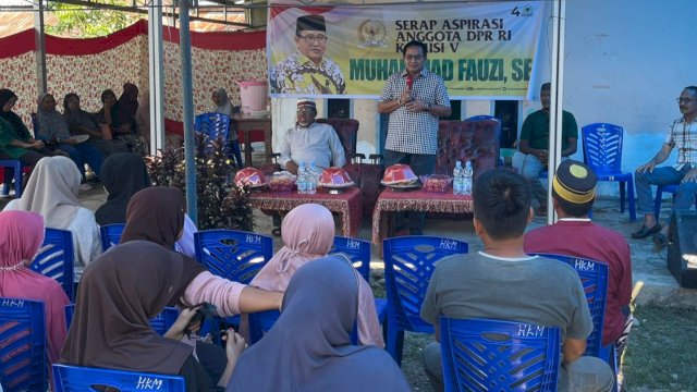 Anggota Komisi V DPR RI Fraksi Golkar, Muhammad Fauzi menggelar reses atau serap aspirasi di Desa Mario, Kecamatan Bupon, Kabupaten Luwu, Minggu (24/12/2023). (Foto: Istimewa)