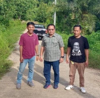 Betonisasi Jalan Sepanjang 1,5 KM di Bone-bone Lutra Rampung, Muhammad Fauzi Janji Lanjutkan Tahun Depan