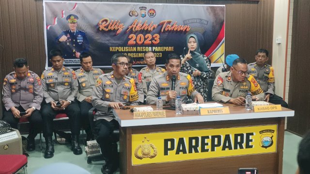 Ket : Kegiatan Rilis Akhir Tahun 2023 Polres Parepare (Foto : Mulyadi Ma'ruf / Republiknews.co.id)