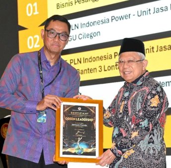 Dirut PLN Darmawan Prasodjo Raih Green Leadership Utama Award Dua Tahun Berturut-turut