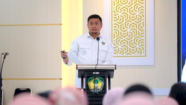 Bupati Gowa Adnan Purichta Ichsan saat membuka Forum Konsultasi Publik Rancangan Awal Rencana Pembangunan Jangka Panjang Daerah Kabupaten Gowa Tahun 2025-2045, di Baruga Tinggimae, Rumah Jabatan Bupati Gowa, kemarin. (Dok. Humas Gowa)