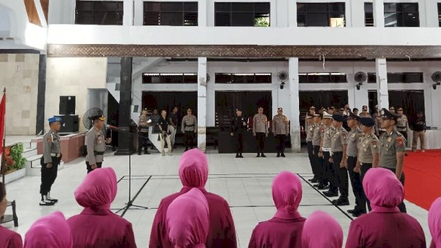 Ket : Upacara Kenaikan Pangkat bagi personelnya dan Batalyon B Pelopor Satbrimob Polda Sulsel periode 01 Januari 2024