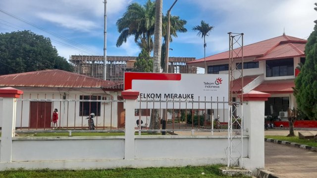 Kantor Telkom Indonesia Daerah Kabupaten Merauke, Papua Selatan. (Foto: Hendrik Resi / republiknews.co.id)