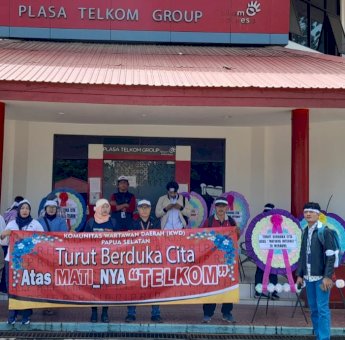 Desak Pemulihan Jaringan Internet, Giliran Jurnalis Papua Selatan &lsquo;Geruduk&rsquo; Kantor Telkom Merauke