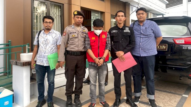 Penyidik Kejari Kepulauan Selayar kembali menetapkan 1 Tersangka Dugaan Tindak Pidana Korupsi Proyek Peningkatan Jalan di Kecamatan Pasimarannu, Kepulauan Selayar Tahun Anggaran 2019, Selasa (09/01/2024). (Istimewa)