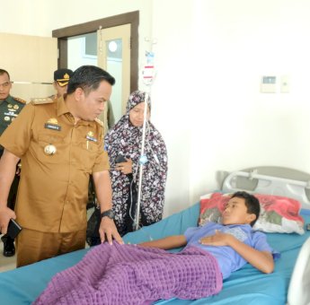 Pj Bupati Jeneponto Junaedi Kunjungi Rumah Sakit Pratama Rumbia