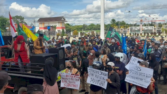 Aksi Unjuk Rasa Jilid II Gangguan Internet di Merauke. (Foto: Hendrik Resi / republiknews.co.id)