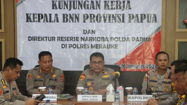 Kepala BNN Provinsi Papua, Brigjen Pol. Norman Widjajadi melakuka pertemuan dengan pejabat Polres Merauke. (Foto: Humas Polres Merauke)