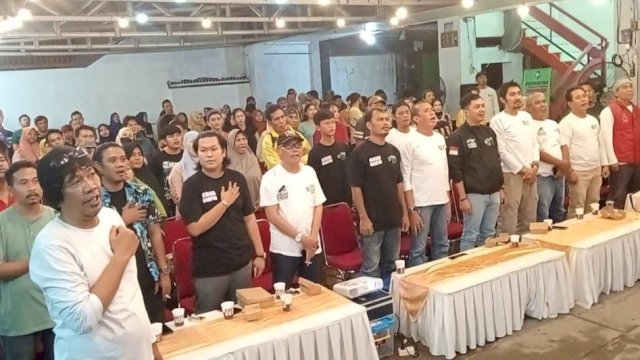 Nonton bareng Debat Calon Wakil Presiden Republik Indonesia 2024, di Sekretariat Progresif Sulsel, Ahad (21/01/2023). (Istimewa)