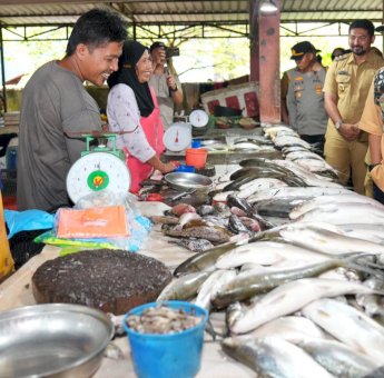 Pj Gubernur Sulsel Minta TPID Stabilkan Harga Sejumlah Komoditi di Malili