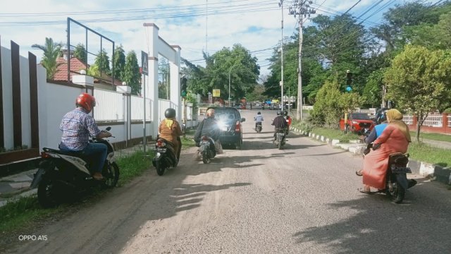 Situasi Kendaraan di Traffic Lights di Jenderal Sudirman di Kecamatan Sinjai Utara. (ist)