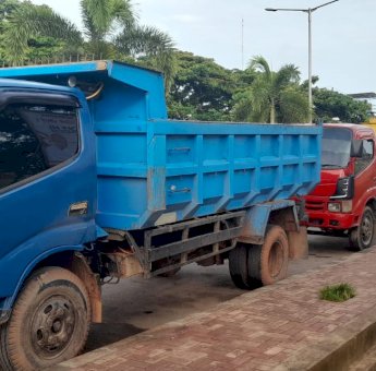 Di Merauke, Antrean Panjang Kendaraan di SPBU Terjadi Setiap Hari dan Sudah Selama 5 Tahun