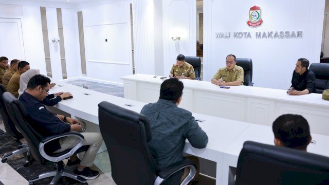 Komisioner KPU Kota Makassar bersilaturahmi dengan Wali Kota Makassar, Moh Ramdhan Pomanto di Kantor Balai Kota, Jalan Ahmad Yani, Makassar, Selasa (9/1/2024). (Foto: Istimewa)