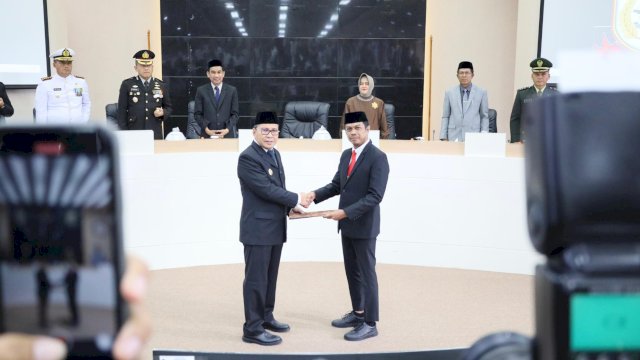 Wali Kota Makassar, Moh Ramdhan Pomanto saat melantik Firman Pagarra sebagai Pj Sekda Makassar di Ruang Sipakatau Kantor Balai Kota, Rabu (10/1/2024). (Foto: Istimewa)