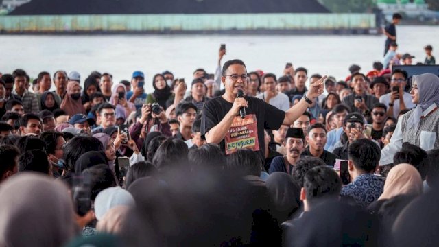 Calon Presiden RI, Anies Rasyid Baswedan saat menyapa masyarakat dalam sebuah kesempatan belum lama ini. (Foto: Istimewa)