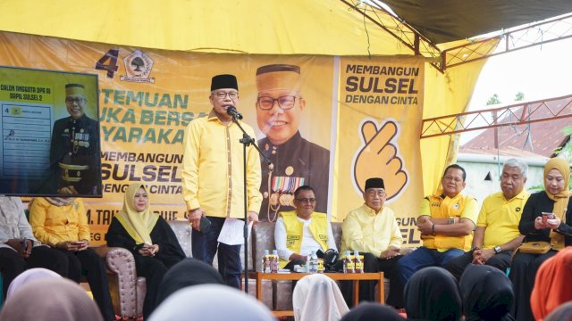 Ribuan masyarakat Kota Parepare antusias menghadiri sosialisasi Caleg DPR RI Dapil Sulsel II Partai Golkar, Taufan Pawe di Kecamatan Ujung, Parepare, Sabtu (13/1/2024). (Foto: Istimewa)