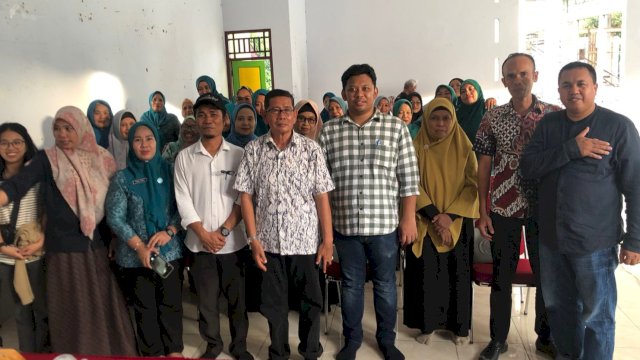 KPU Kabupaten Soppeng menggelar Sosialisasi dan Pendidikan Pemilih bersama Tim Penggerak PKK Kelurahan Lemba, Soppeng, Jumat (12/1/2024). (Foto: Istimewa)