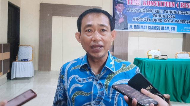 Ket : Wakil Ketua DPRD Parepare, Rahmat Sjamsu Alam saat melakukan temu konstituen (Foto : Mulyadi Ma'ruf / Republiknews.co.id)