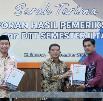 Didampingi Ketua DPRD Makassar, Pj Sekda Makassar Terima LHPK dari BPK RI Sulsel Untuk Semester II Tahun 2023
