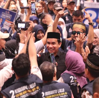 Optimis Tatap Senayan, Rudianto Lallo Kembali Kukuhkan 2.022 Relawan Spartan Anak Rakyat