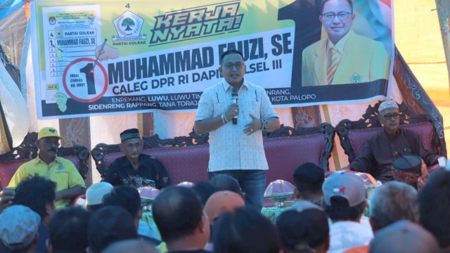 Anggota Komisi V DPR RI, Muhammad Fauzi saat bersilaturahmi dengan ratusan warga di Kelurahan Benteng, Kecamatan Patampanua, Kabupaten Pinrang, Rabu (24/1/2024). (Foto: Istimewa)