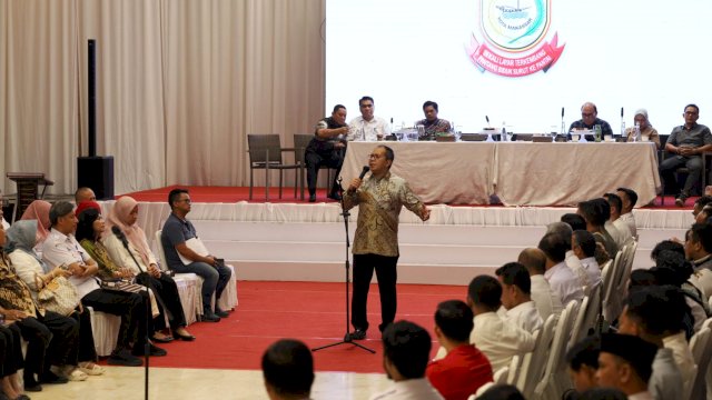 Wali Kota Makassar, Moh Ramdhan Pomanto saat menggelar rapat koordinasi terkait Piala Adipura 2023 di DP Hall, Rabu (24/1/2024). (Foto: Istimewa)