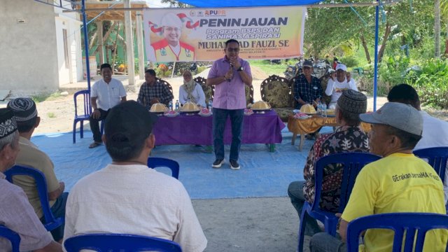 Anggota Komisi V DPR RI dari Fraksi Golkar, Muhammad Fauzi saat meninjau program aspirasinya di Desa Lembang-Lembang, Baebunta Selatan, Luwu Utara, Minggu (28/1/2024). (Foto: Istimewa)