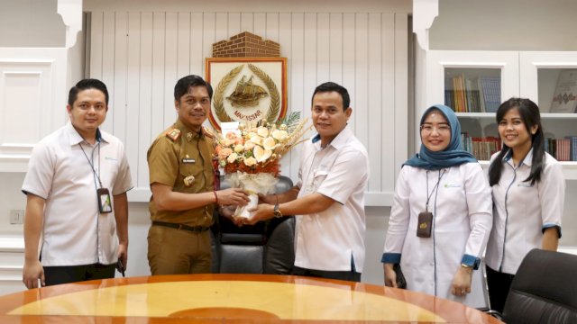 Pj Sekda Kota Makassar, Firman Hamid Pagarra saat menerima audiensi Kepala Cabang BPJS Ketenagakerjaan, I Nyoman Hari didampingi Kepala Dinas Ketenagakerjaan, Nielma Palamba di Balai Kota Makassar, Senin (29/1/2024). (Foto: Istimewa)