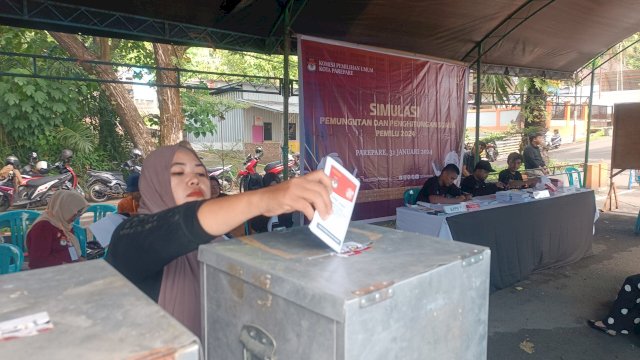 Ket : Kondisi Simulasi Pemungutan dan Penghitungan Suara Pemilu 2024 di Kantor KPU Kota Parepare (Foto : Mulyadi Ma'ruf / Republiknews.co.id)