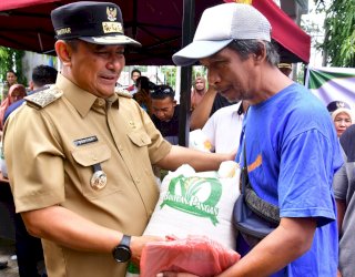 Launching Bantuan Pangan Kabupaten Maros 2024, Setiap Bulan Salurkan 147 Ton Beras