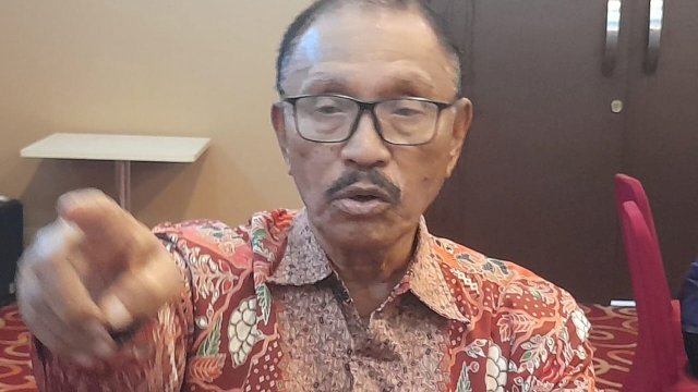Ahli Dewan Pers Komisi Pengaduan Publik dan Penegakan Etika Pers, M. Noeh Hatumena. (Foto: Hendrik Resi / republiknews.co.id)