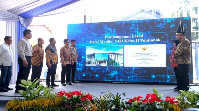 Bupati Gowa Adnan Purichta Ichsan saat menghadiri Peresmian Pembangunan Fasad dan Gedung UPT Balai/Loka Monitor SFR (Spektrum Frekuensi Radio) Kelas I Makassar, kemarin. (Dok. Humas Gowa)