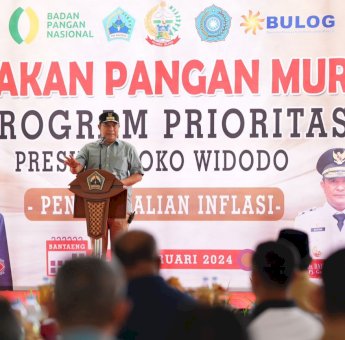 Setelah Jeneponto, Giliran di Bantaeng Pj Gubernur Bahtiar Salurkan Bantuan Presiden untuk Warga Miskin