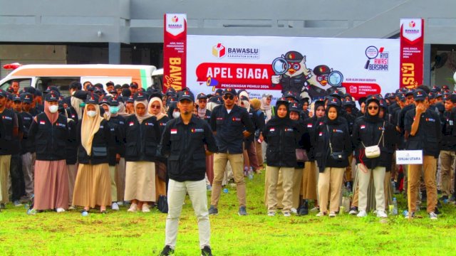 Ratusan PTPS Hadir saat apel siaga pengawasan masa tenang di lapangan Sinjai Bersatu. (ist)