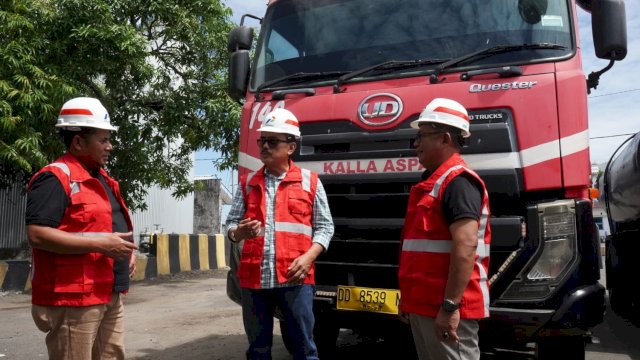 Di periode 2023, Kalla Aspal mencatat kinerja yang positif dengan pencapaian market share mencapai sebesar 70 persen dengan penjualan aspal mencapai 126.305 Mton. (Dok. Kalla Aspal)