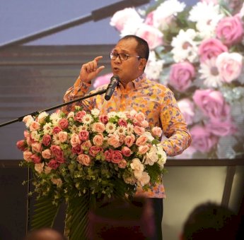 Danny Pomanto dan Ribuan Umat Kristiani Serukan Pemilu Damai di Perayaan Natal Oikumene