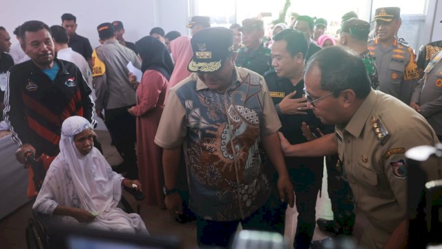 Wali Kota Makassar, Moh Ramdhan Pomanto bersama Pj Gubernur Sulsel, Bahtiar Baharuddin memantau jalannya Pemilu 2024 di Kota Makassar, Rabu (14/2/2024). (Foto: Istimewa)