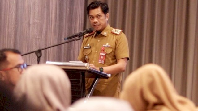 Pj Sekda Makassar, Firman Hamid Pagarra membuka resmi Forum Perangkat Daerah Dinas Pemberdayaan Perempuan dan Perlindungan Anak (DP3A) di Hotel Melia, Makassar, Selasa (20/2/2024). (Foto: Istimewa)