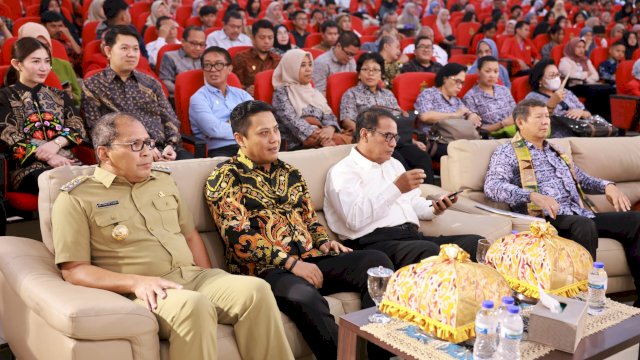 Wali Kota Makassar, Moh Ramdhan Pomanto saat mendampingi Hashim S Djojohadikusumo dan Menteri Pertanian RI, Andi Amran Sulaiman pada Dialog Kebangsaan di Auditorium Prof Amiruddin, Unhas, Makassar, Selasa (20/2/2024). (Foto: Istimewa)