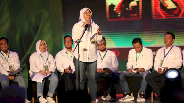 Plt Kadis Kominfo Kota Makassar, Ismawaty Nur saat memaparkan programnya di Rakorsus Pemkot Makassar 2024 di Hotel Four Points by Sheraton, Jalan Andi Djemma, Makassar, Senin (26/2/2024). (Foto: Istimewa)