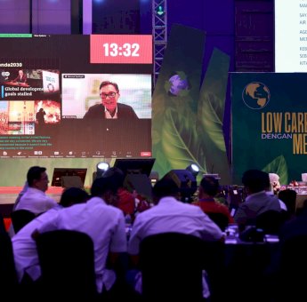 Professor Monash University Tony Wong Jadi Pembicara di Rakorsus Pemkot Makassar 2024