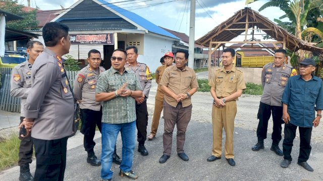 Anggota Komisi V DPR RI, Muhammad Fauzi saat meninjau lokasi rencana pembangunan rusun dan asrama polisi Polres Luwu Utara di Masamba, Luwu Utara, Selasa (27/2/2024). (Foto: Istimewa)