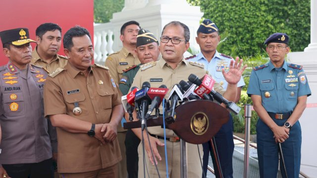 Wali Kota Makassar, Moh Ramdhan Pomanto bersama empat bupati usai mendampingi Pj Gubernur Sulawesi Selatan, Bahtiar Baharuddin menemui Presiden Joko Widodo di Istana Merdeka, Jakarta, Selasa (27/2/2024). (Foto: Istimewa)