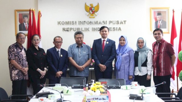 Rombongan Komisi A DPRD Sulsel saat melakukan konsultasi ke Komisi Informasi (KI) Pusat di Jakarta, Senin (26/2/2024). (Foto: Istimewa)