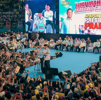 Diinisiasi Tim Dozer, Puluhan Ribu Relawan di Sulsel Hadiri Silaturahmi dengan Prabowo