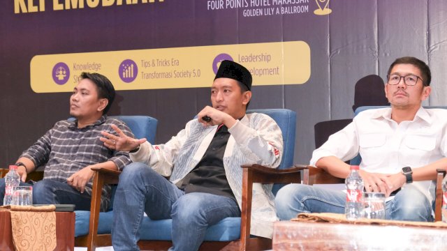 Komandan TKN Fanta Muhammad Arief Rosyid Hasan saat menjadi salah satu narasumber pada Dialog Kepemudaan &ldquo;Menata Jalan Emas Menuju Indonesia Emas 2045, di Makassar. (Dok. Istimewa)