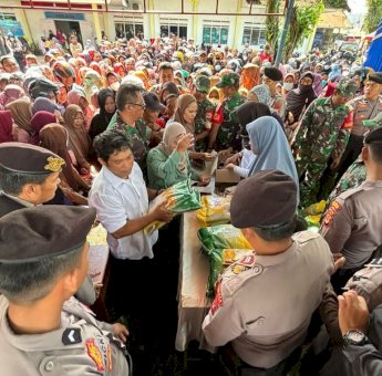 Pemda Lutra Turunkan 10 Ton Beras di Gerakan Pangan Murah