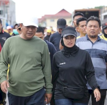 Jalan ke Pasar Sentral Masamba, IndahPutri Indriani dan Pj. Gubernur Sulsel Pantau Harga Bahan Pokok