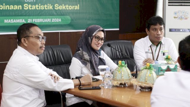 Bupati Luwu Utara, Indah Putri Indriani saat menghadiri Pembinaan Statistik Sektora.